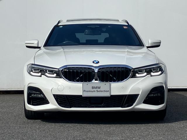 ３シリーズ ３２０ｉツーリング　ハイラインパッケージ　パノラマガラスサンルーフ　黒レザー　１９インチアルミ　コンフォートパッケージ　ハイラインパッケージ　タッチパネル式ＨＤＤナビ　フロント＋サイド＋バック＋トップビューカメラ（8枚目）