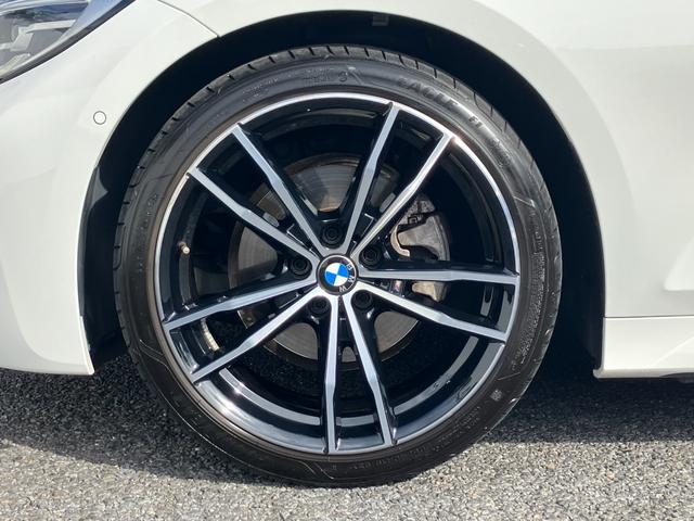 ３シリーズ ３２０ｉツーリング　ハイラインパッケージ　パノラマガラスサンルーフ　黒レザー　１９インチアルミ　コンフォートパッケージ　ハイラインパッケージ　タッチパネル式ＨＤＤナビ　フロント＋サイド＋バック＋トップビューカメラ（11枚目）