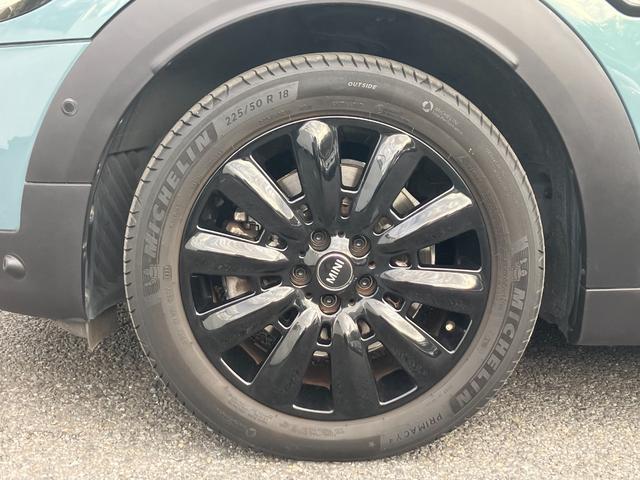 MINI クーパーSDクロスオーバーオール4 クラシックトリム 電動モルトブラウンレザーシート 車検令和9年7月 弊社ワンオーナー レザーシートパッケージ バックカメラ アディショナルヘッドライト ピアノブラックエクステリア(8枚目)