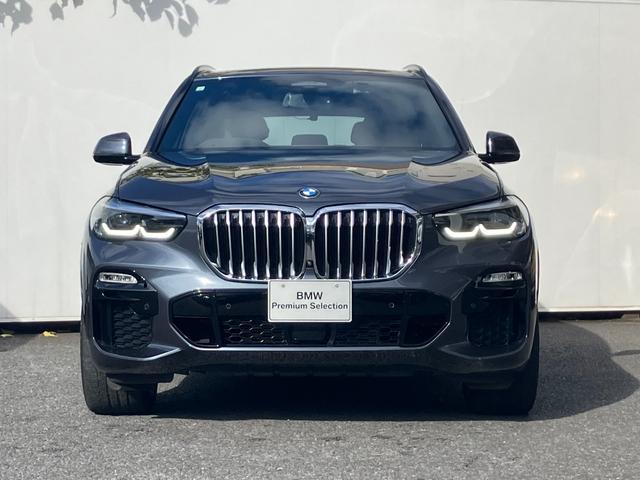 ヘッドアップディスプレイ！Ｍスポーツブレーキ！ＬＥＤヘッドライト！ワイヤレスチャージング！パドルシフト！ライブコックピット！後席エアコン！