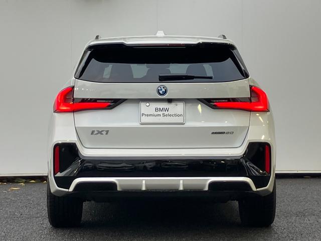 iX1 新車保証付 レンタカー登録弊社デモカー テクノロジーパッケージ タッチパネル式HDDナビ ヘッドアップディスプレイ ドライビングアシストプロフェッショナル ACC(10枚目)