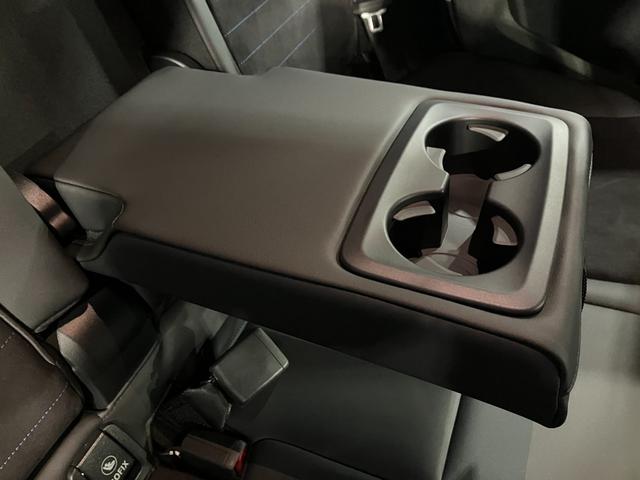 iX1 新車保証付 レンタカー登録弊社デモカー テクノロジーパッケージ タッチパネル式HDDナビ ヘッドアップディスプレイ ドライビングアシストプロフェッショナル ACC(67枚目)