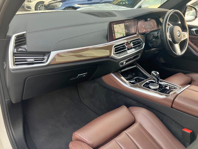 X5 xDrive 35d Mスポーツ ワンオーナ パノラマサンルーフ コーヒーブラウンレザー 21インチアルミ Mスポーツブレーキ ハイラインパッケージ ソフトクローズドア プラスパッケージ 地デジ付タッチパネル式HDDナビ(70枚目)