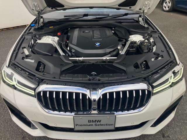 5シリーズ 540i xDriveツーリング Mスポーツ 後期型 3リッター直列6気筒エンジン エクスクルーシブナッパレザーパッケージ 黒レザーコンフォートシート 地デジ付タッチパネル式HDDナビ ACC バックカメラ(12枚目)