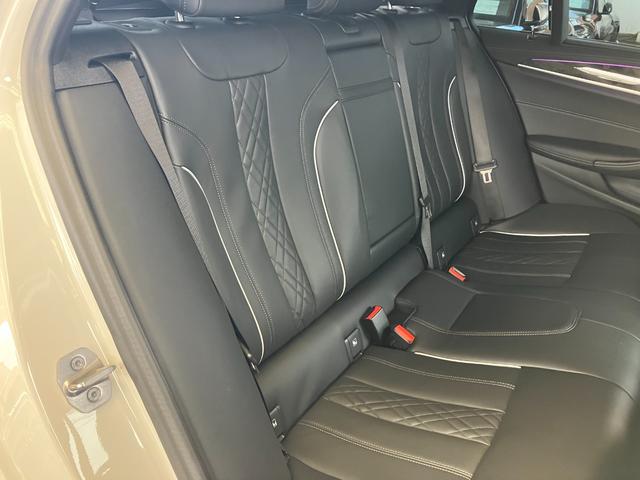 5シリーズ 540i xDriveツーリング Mスポーツ 後期型 3リッター直列6気筒エンジン エクスクルーシブナッパレザーパッケージ 黒レザーコンフォートシート 地デジ付タッチパネル式HDDナビ ACC バックカメラ(40枚目)