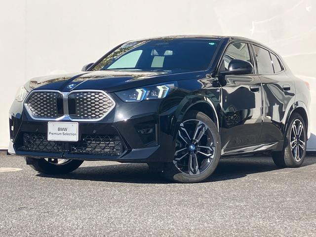 iX2 xDrive 30 Mスポーツ 新車保証付 レンタカー登録弊社デモカー ガラスサンルーフ タッチパネル式HDDナビ フロント+サイド+バック+トップビューカメラ ACC ヘッドアップディスプレイ(2枚目)