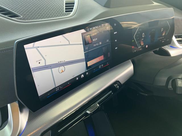 iX2 xDrive 30 Mスポーツ 新車保証付 レンタカー登録弊社デモカー ガラスサンルーフ タッチパネル式HDDナビ フロント+サイド+バック+トップビューカメラ ACC ヘッドアップディスプレイ(41枚目)