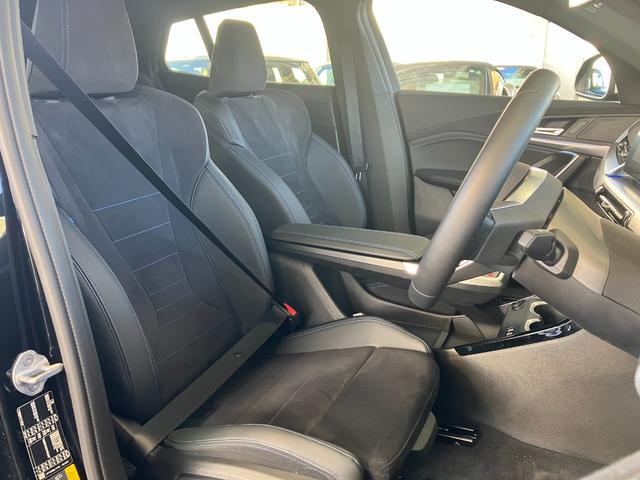 iX2 xDrive 30 Mスポーツ 新車保証付 レンタカー登録弊社デモカー ガラスサンルーフ タッチパネル式HDDナビ フロント+サイド+バック+トップビューカメラ ACC ヘッドアップディスプレイ(45枚目)