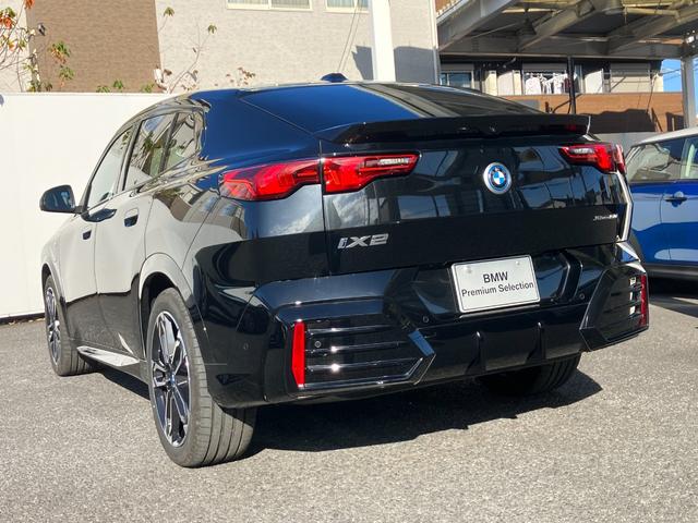iX2 xDrive 30 Mスポーツ 新車保証付 レンタカー登録弊社デモカー ガラスサンルーフ タッチパネル式HDDナビ フロント+サイド+バック+トップビューカメラ ACC ヘッドアップディスプレイ(52枚目)