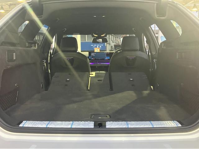 5シリーズ 523d xDriveツーリング Mスポーツ レンタカー登録弊社デモカー コンフォートドライビングパッケージ 20インチアルミ 黒レザーシート 地デジ付タッチパネル式HDDナビ ACC アダプティブサスペンション(49枚目)