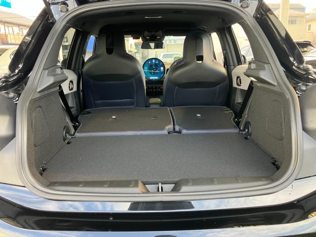 ＭＩＮＩ クーパーＳ　フェイバリット・トリム　新車保証付　走行０．１万Ｋｍ　レンタカー登録弊社デモカー　Ｍパッケージ　フェイバードトリム　１８インチアルミ　電動ベスキンナイトシェードブルーシート　ハーマンカードンスピーカー（42枚目）