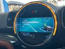 クーパーSDクロスオーバーオール4 クラシックトリム 電動モルトブラウンレザーシート 車検令和9年7月 弊社ワンオーナー レザーシートパッケージ バックカメラ アディショナルヘッドライト ピアノブラックエクステリア(25枚目)