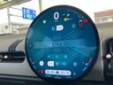 クーパーＣ　フェイバリット・トリム　新車保証付　走行０．１万Ｋｍ　レンタカー登録弊社デモカー　ベスキンナイトシェードブルーＪＣＷスポーツシート　タッチパネル式ＨＤＤナビ　バックカメラ　１７インチアルミ　ＡＣＣ（61枚目）