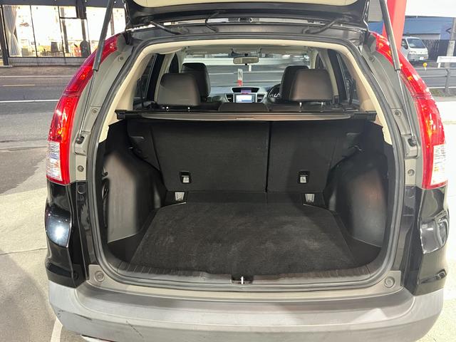 ＣＲ－Ｖ ２０Ｇ　本革パワーシート・サンルーフ・純正ＨＤＤナビ・フルセグＴＶ・リアカメラ・ＣＤＤＶＤ再生・スマートキー・ＥＴＣ・サイドＳＲＳエアーバッグ・純正１７インチアルミホイール・ＨＩＤヘッドライト・フォグライト（35枚目）