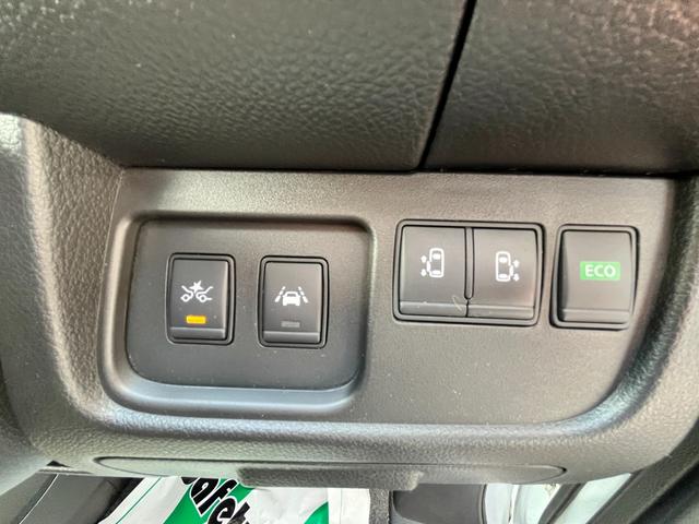 セレナ ハイウェイスターG S-HVアドバンスドセーフティ 純正ナビ・全周囲カメラ・リアモニター・LEDヘッドライト・フォグライト・ETC・社外18インチアルミホイール・ローダウンサス・両側パワースライドドア・インテリジェントキー・Bluetoothオーディオ(17枚目)