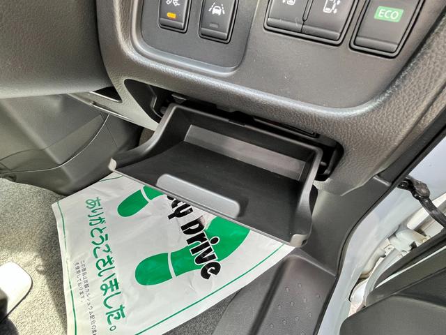 セレナ ハイウェイスターG S-HVアドバンスドセーフティ 純正ナビ・全周囲カメラ・リアモニター・LEDヘッドライト・フォグライト・ETC・社外18インチアルミホイール・ローダウンサス・両側パワースライドドア・インテリジェントキー・Bluetoothオーディオ(23枚目)