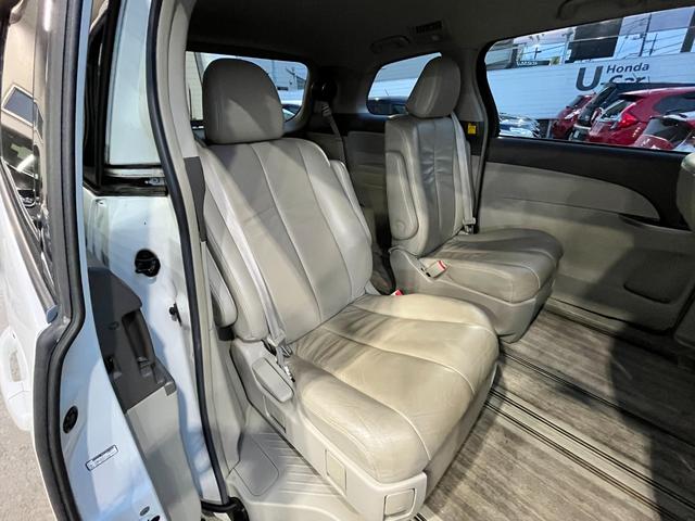 エスティマ G ワンオーナー車・社外ナビ・Rバックカメラ・Rモニター・両側パワースライドドア・純正17インチアルミ・ETC・HIDヘツドライト・HIDフォグライト・レザーシート・パワーシート・シートヒーター・キーレス(32枚目)