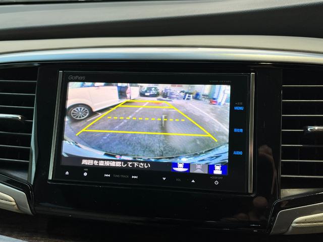 ガイドライン機能付きのリアカメラが装備されておりますので、後退時にとても便利です。
