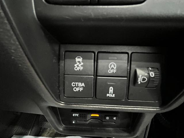 ＣＴＢＡ衝突軽減ブレーキ装置とＶＳＡ横滑り装置が搭載されております。