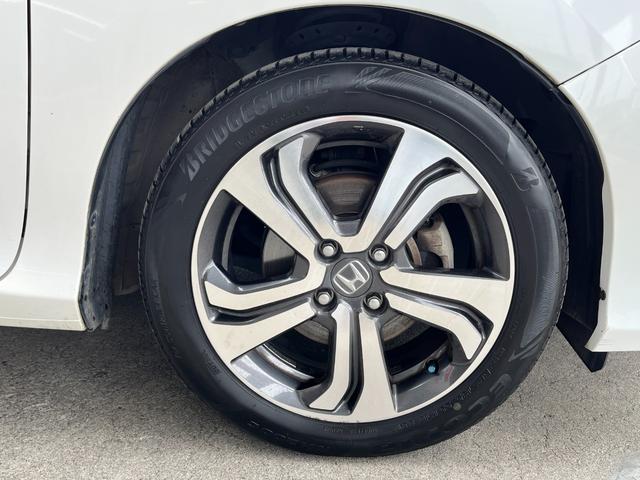 グレイス ハイブリッドEX 衝突軽減装置・純正ナビ・Rバックカメラ・LEDヘッドライト・フォグライト・ETC・純正16インチアルミホイール・シートヒーター・HDMI・Bluetoothオーディオ(8枚目)