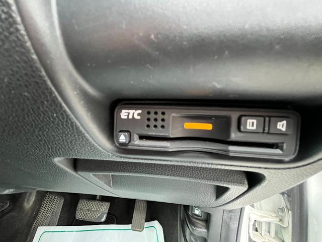 グレイス ハイブリッドEX 衝突軽減装置・純正ナビ・Rバックカメラ・LEDヘッドライト・フォグライト・ETC・純正16インチアルミホイール・シートヒーター・HDMI・Bluetoothオーディオ(14枚目)