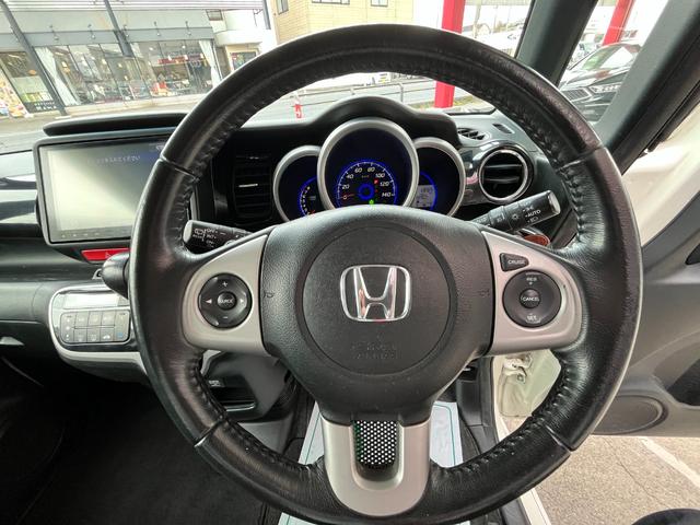 N-BOXカスタム G・ターボAパッケージ 衝突軽減装置・純正ナビ・Rバックカメラ・HIDヘッドライト・フォグライト・ETC・両側パワースライドドア・純正15インチアルミホイール・パドルシフト・スマートキー・Bluetoothオーディオ(16枚目)