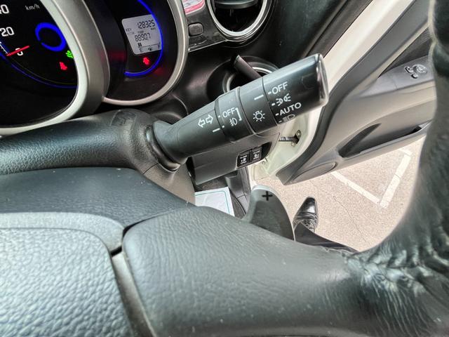 N-BOXカスタム G・ターボAパッケージ 衝突軽減装置・純正ナビ・Rバックカメラ・HIDヘッドライト・フォグライト・ETC・両側パワースライドドア・純正15インチアルミホイール・パドルシフト・スマートキー・Bluetoothオーディオ(19枚目)