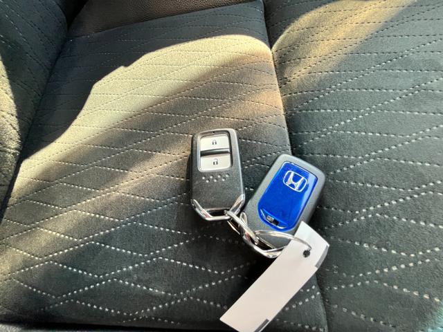 シャトル ハイブリッドZ 衝突軽減装置・純正ナビ・Rバックカメラ・ETC・LEDヘッドライト・フォグライト・シートヒーター・オートリトラ・純正ドラレコ・スマートキー・HDMI・Bluetoothオーディオ(23枚目)