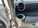 助手席前方にもカップホルダーがございます。