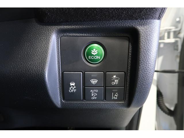 ヴェゼル ＲＳ・ホンダセンシング　認定中古車運転支援ナビシートヒータ　踏み間違い防止装置　スマートキー付き　イモビライザー　サイドＳＲＳ　ｉストップ　ＥＴＣ搭載　ＵＳＢ接続　Ｒカメラ　ＤＶＤ視聴可能　フルオートエアコン　キーレス（12枚目）