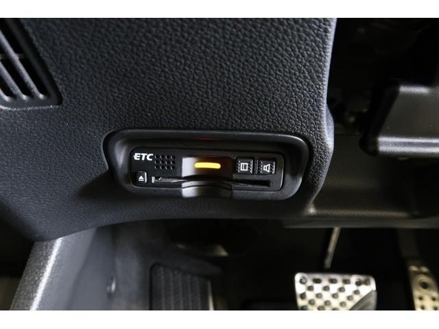 ヴェゼル ＲＳ・ホンダセンシング　認定中古車運転支援ナビシートヒータ　踏み間違い防止装置　スマートキー付き　イモビライザー　サイドＳＲＳ　ｉストップ　ＥＴＣ搭載　ＵＳＢ接続　Ｒカメラ　ＤＶＤ視聴可能　フルオートエアコン　キーレス（13枚目）