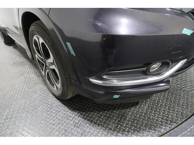 フロントバンパー右側に傷がございます。こちらは現状での販売になります。