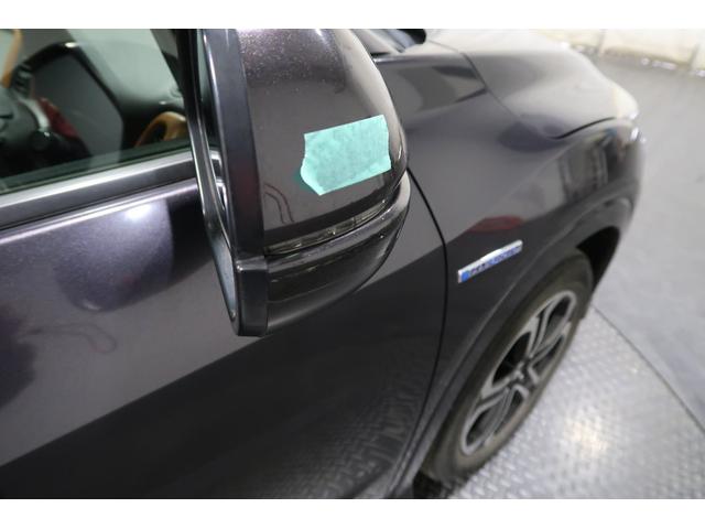 右側ドアミラーに傷がございます。こちらは現状での販売になります。