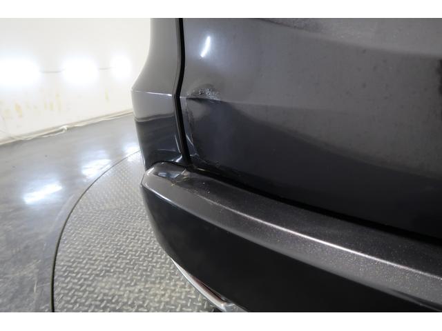 リヤゲート・リヤバンパーに凹みがございます。こちらは現状での販売になります