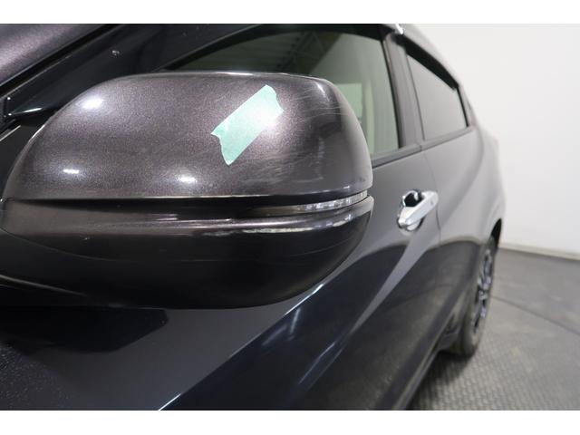左側ドアミラーに傷がございます。こちらは現状での販売になります。