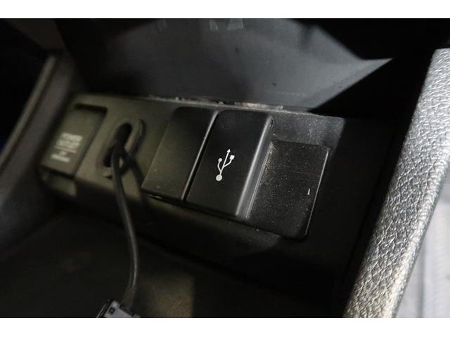 スマートフォンなどの音楽再生が可能なＵＳＢ接続ジャック装備車両です♪♪♪