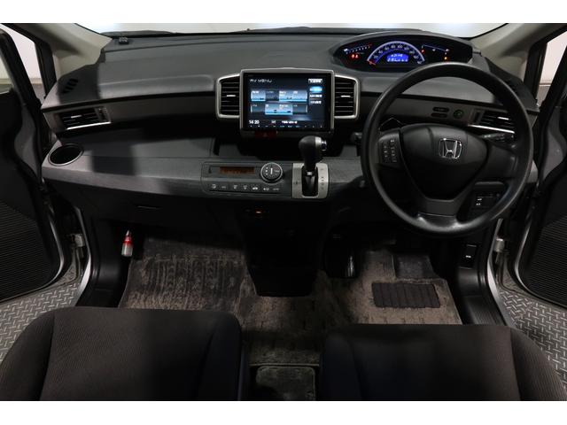 フリード Ｇジャストセレクション　ホンダ認定中古車　ワンオーナー　純正ナビ　フルセグＴＶ　ミュージックサーバー　バックカメラ　ＥＴＣ　ステアリングスイッチ　片側電動スライドドア　ＨＩＤライト　フルオートＡＣ　７人乗り　スマートキー（2枚目）