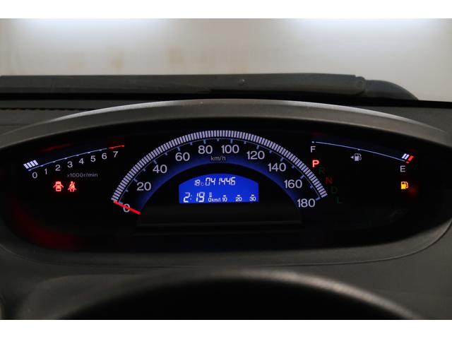 フリード Ｇジャストセレクション　ホンダ認定中古車　ワンオーナー　純正ナビ　フルセグＴＶ　ミュージックサーバー　バックカメラ　ＥＴＣ　ステアリングスイッチ　片側電動スライドドア　ＨＩＤライト　フルオートＡＣ　７人乗り　スマートキー（15枚目）