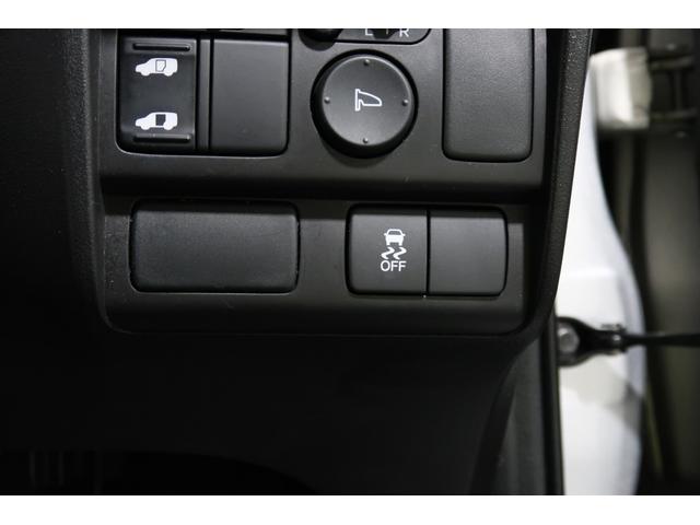 フリード Ｇジャストセレクション　ホンダ認定中古車　ワンオーナー　純正ナビ　フルセグＴＶ　ミュージックサーバー　バックカメラ　ＥＴＣ　ステアリングスイッチ　片側電動スライドドア　ＨＩＤライト　フルオートＡＣ　７人乗り　スマートキー（18枚目）