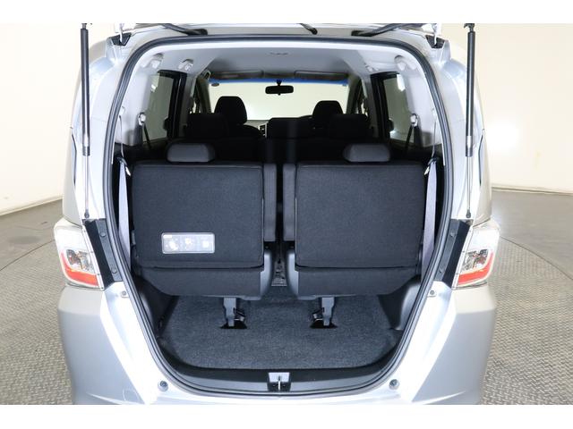 フリード Ｇジャストセレクション　ホンダ認定中古車　ワンオーナー　純正ナビ　フルセグＴＶ　ミュージックサーバー　バックカメラ　ＥＴＣ　ステアリングスイッチ　片側電動スライドドア　ＨＩＤライト　フルオートＡＣ　７人乗り　スマートキー（23枚目）