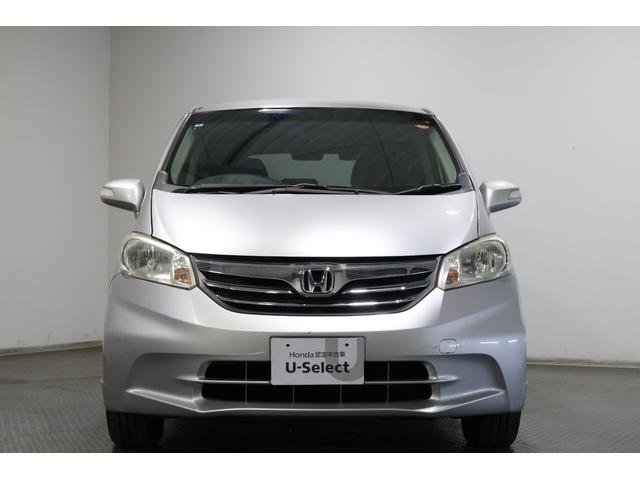 フリード Ｇジャストセレクション　ホンダ認定中古車　ワンオーナー　純正ナビ　フルセグＴＶ　ミュージックサーバー　バックカメラ　ＥＴＣ　ステアリングスイッチ　片側電動スライドドア　ＨＩＤライト　フルオートＡＣ　７人乗り　スマートキー（28枚目）