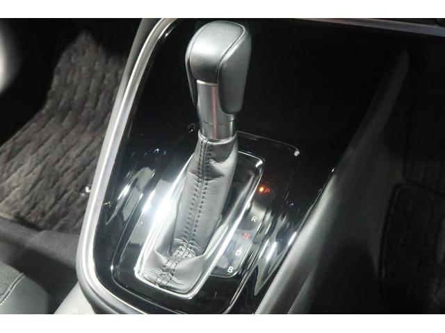ヴェゼル ｅ：ＨＥＶＺ　４ＷＤ◆ホンダ認定中古車２年保証付１オーナー◆前後ドラレコ◆ナビ◆Ｂｌｕｅｔｏｏｔｈ◆地デジフルセグ◆バックカメラ◆ブラインドモニター◆スマートキー◆シートヒーター◆電動リヤゲート◆ＬＥＤヘッドライト（9枚目）