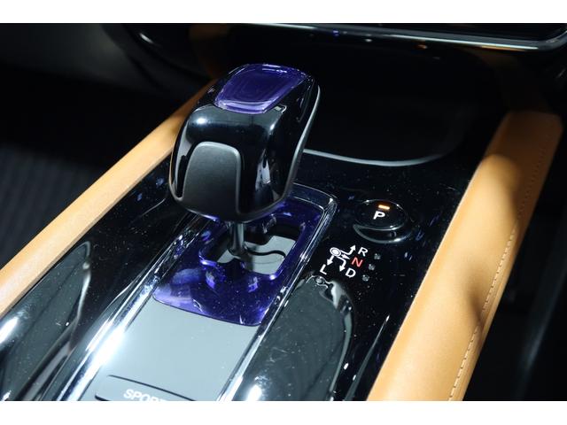 ヴェゼル ハイブリッドＺ　ホンダ認定中古車ワンオーナー／ドラレコ／ナビ／Ｂｌｕｅｔｏｏｔｈ／地デジフルセグ／ＵＳＢポート／バックカメラ／ＥＴＣ車載器／スマートキー／シートヒーター／ＬＥＤヘッドライト／衝突被害軽減ブレーキ／（10枚目）