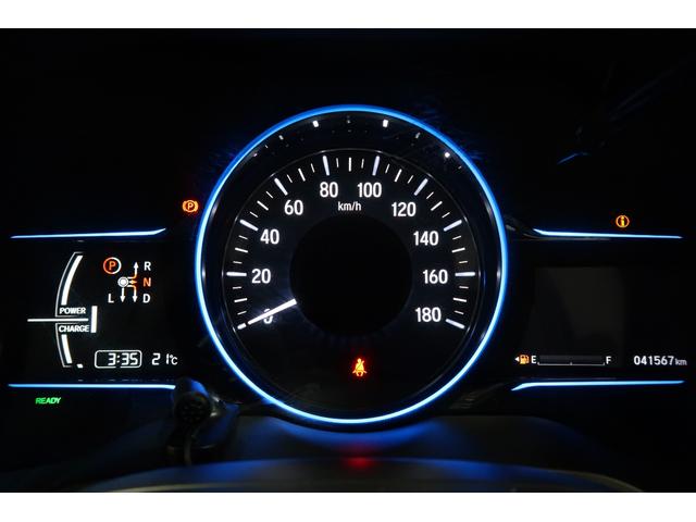 ヴェゼル ハイブリッドＺ　ホンダ認定中古車ワンオーナー／ドラレコ／ナビ／Ｂｌｕｅｔｏｏｔｈ／地デジフルセグ／ＵＳＢポート／バックカメラ／ＥＴＣ車載器／スマートキー／シートヒーター／ＬＥＤヘッドライト／衝突被害軽減ブレーキ／（11枚目）