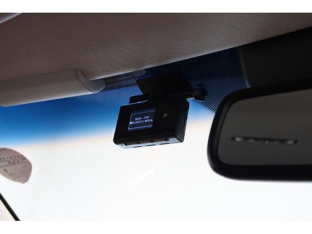 ヴェゼル ハイブリッドＺ　ホンダ認定中古車ワンオーナー／ドラレコ／ナビ／Ｂｌｕｅｔｏｏｔｈ／地デジフルセグ／ＵＳＢポート／バックカメラ／ＥＴＣ車載器／スマートキー／シートヒーター／ＬＥＤヘッドライト／衝突被害軽減ブレーキ／（16枚目）