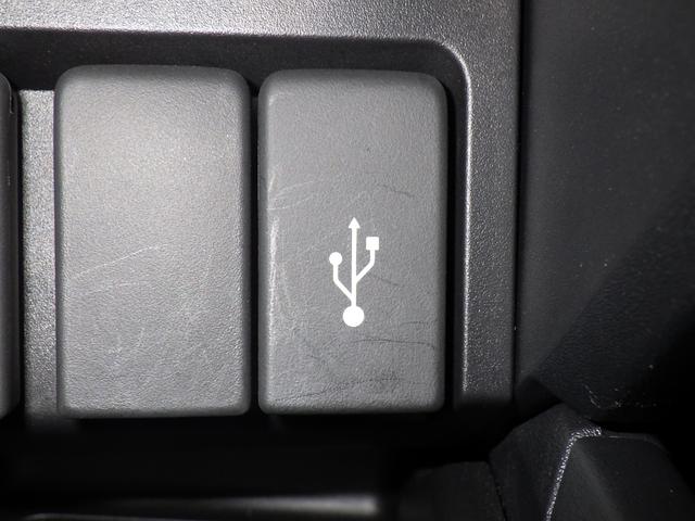 ＵＳＢ端子を装備☆音楽や映像をナビ画面でお楽しみいただけますね◎