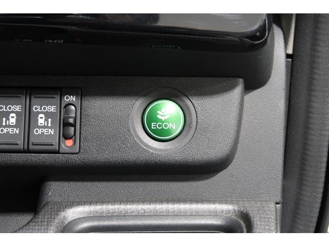 ステップワゴンスパーダ スパーダ　ホンダ認定中古車◆リア席モニター◆ナビ◆Ｂｌｕｅｔｏｏｔｈ◆地デジフルセグ◆バックカメラ◆ＥＴＣ車載器◆両側パワースライドドア◆スマートキー◆電動格納ドアミラー◆ＬＥＤヘッドライト◆アルミホイール◆（17枚目）