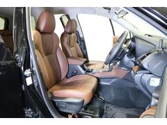 フロントシートには電動パワーシートを採用★シート前後のスライド・リクライニングの角度、高さを電動で調整可能です★ 7