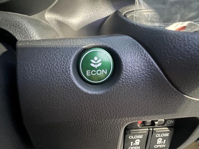 Ｎ－ＢＯＸ Ｇ・Ｌパッケージ　両ＰＳＤ　Ｉ－ＳＴＯＰ　メンテナンスノート　カラーバックモニター　全席ＰＷ　イモビライザー　ナビテレビ　１セグ　サイドエアバック　ＡＡＣ　横滑り防止　スマートキー　ＡＢＳ　ＥＴＣ（6枚目）