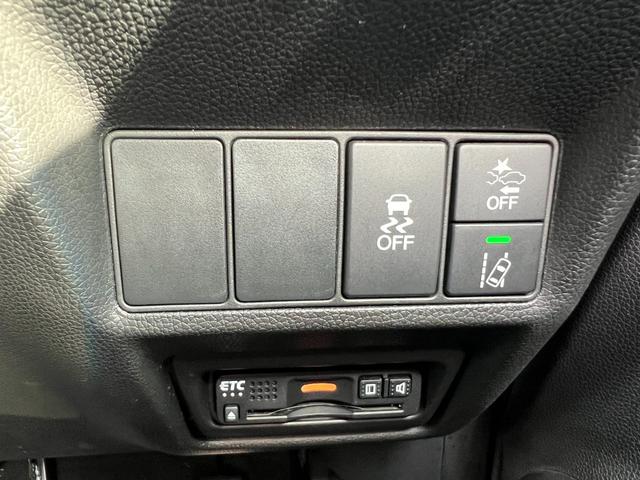 ステップワゴンスパーダ スパーダ・クールスピリットホンダセンシング　サイドエアバック　スマートキ　左右電動スライドドア　バックモニタ　地ＴＶ　ナビ＆ＴＶ　三列シート　ＵＳＢ　助手席エアバッグ　ＡＡＣ　横滑り防止機能　ＡＢＳ（9枚目）